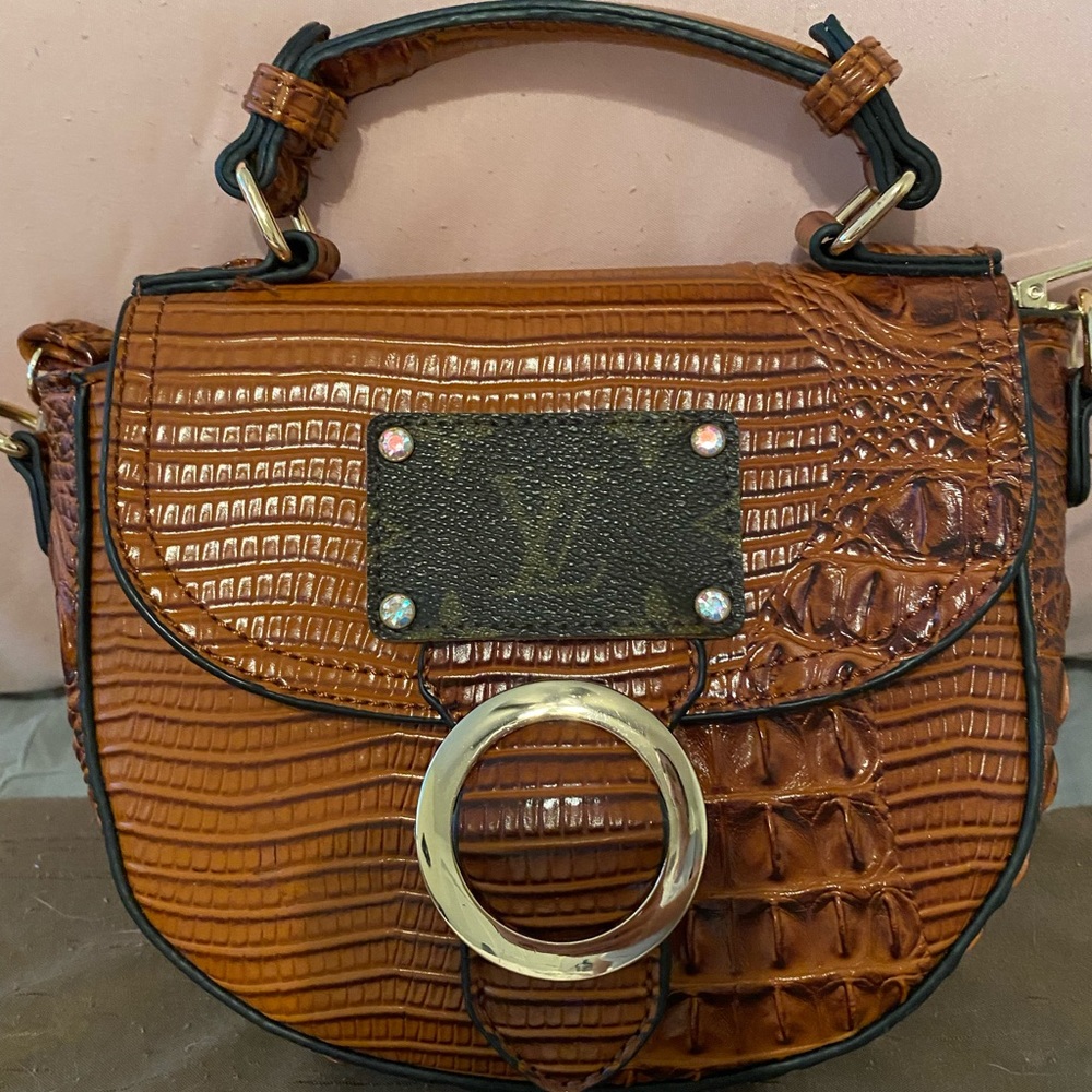 Bag with crossbody strap